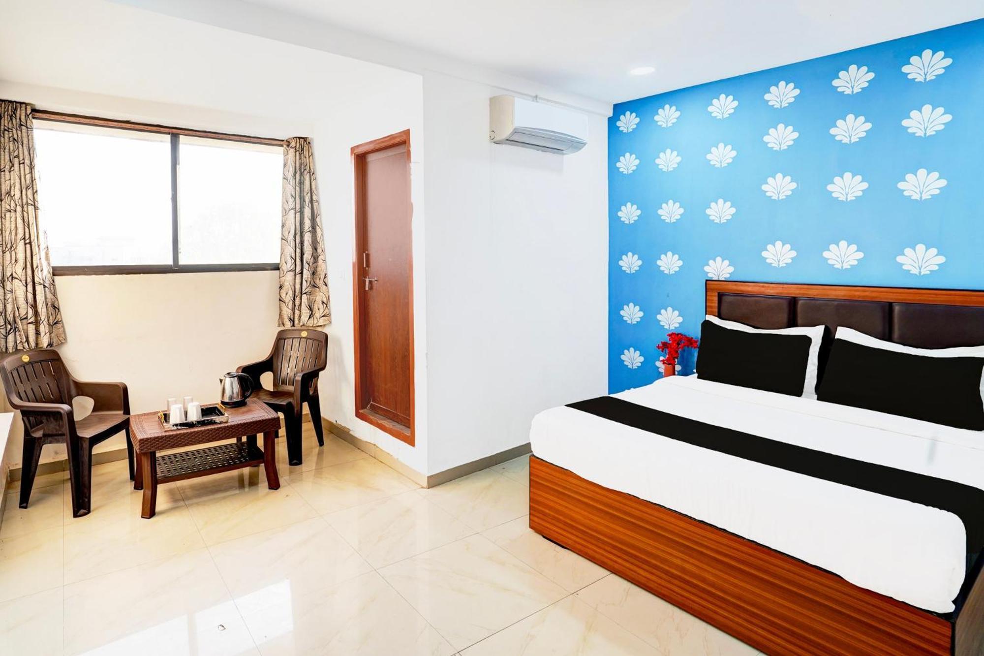 Super Hotel O Geeta Mandir Formerly Hotel Green Park Ahmedabad Buitenkant foto